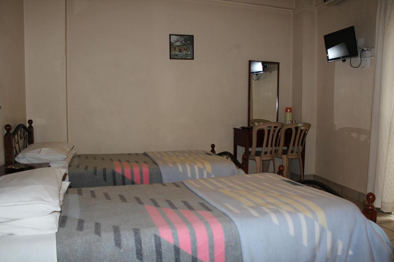 Delphi Hotel Nicosia Szoba fotó